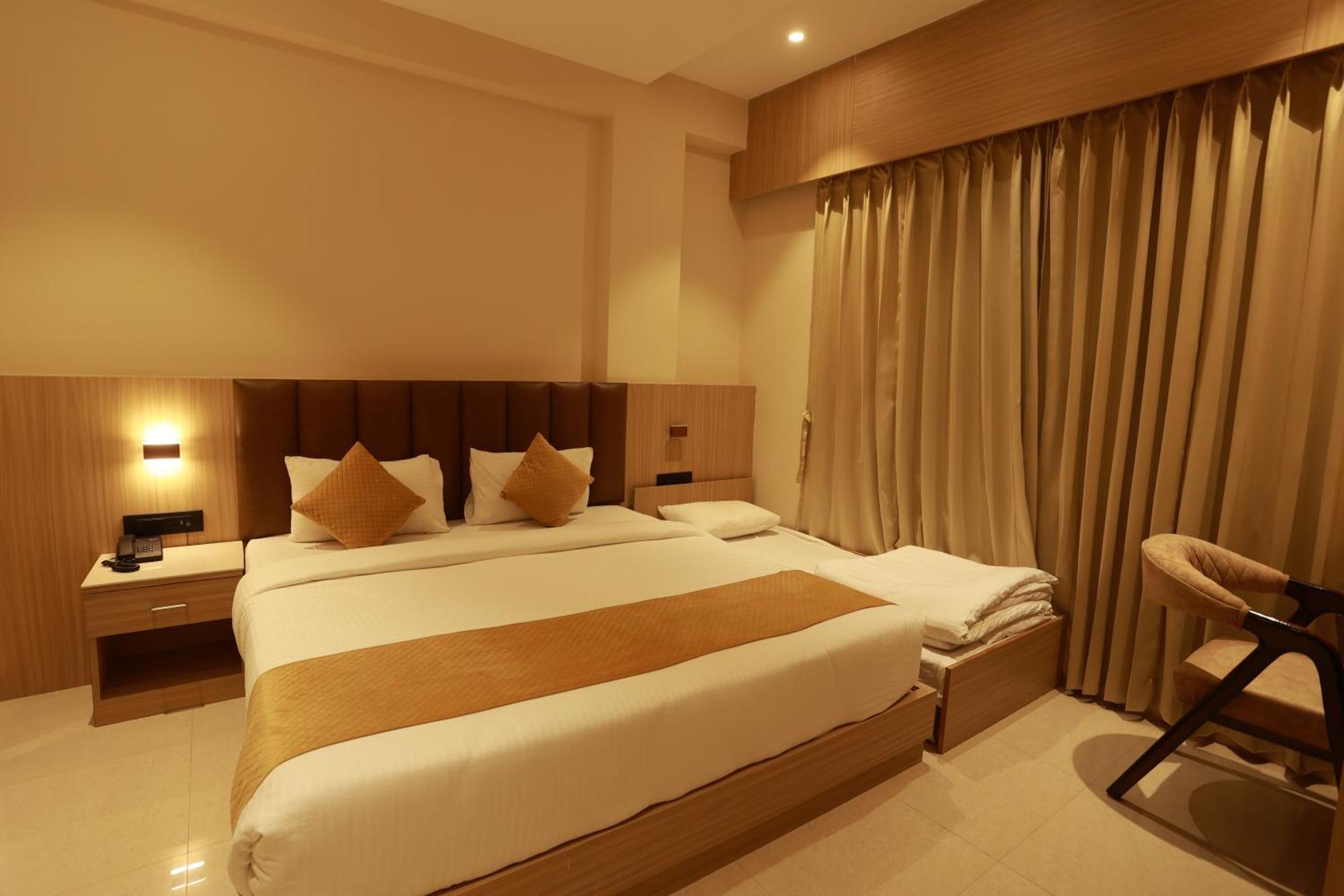 Hotel Taviral Regency Udajpur Zewnętrze zdjęcie