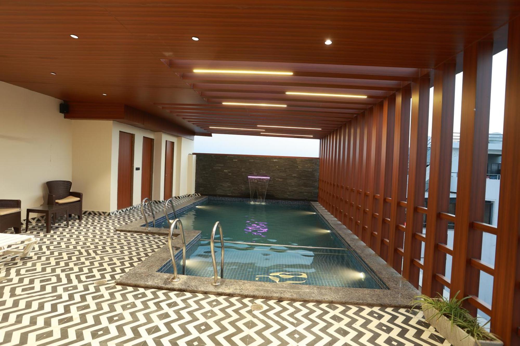 Hotel Taviral Regency Udajpur Zewnętrze zdjęcie